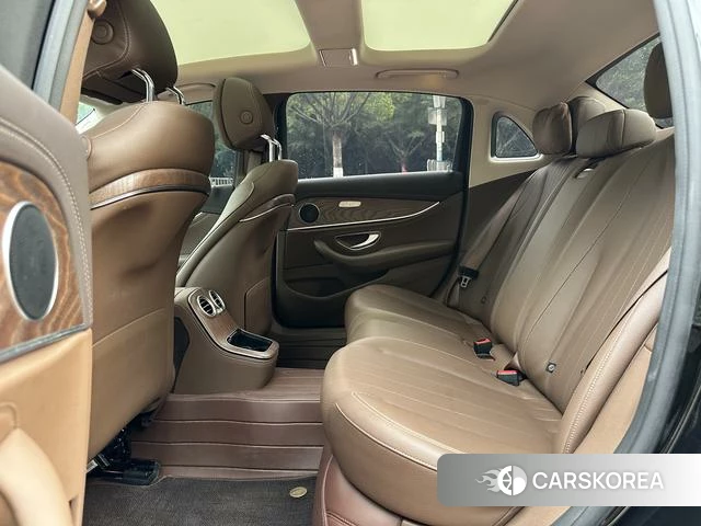 Mercedes-Benz E-class PHEV id 3920479 из Китая 2