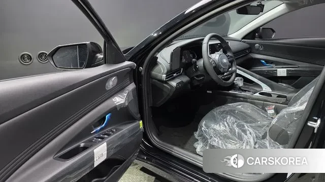 Hyundai The New Avante (CN7) 2024 Черный из Кореи, фото 2