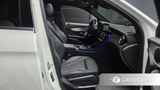 Mercedes-Benz GLC-Class X253 2021 Белый из Кореи, фото 2
