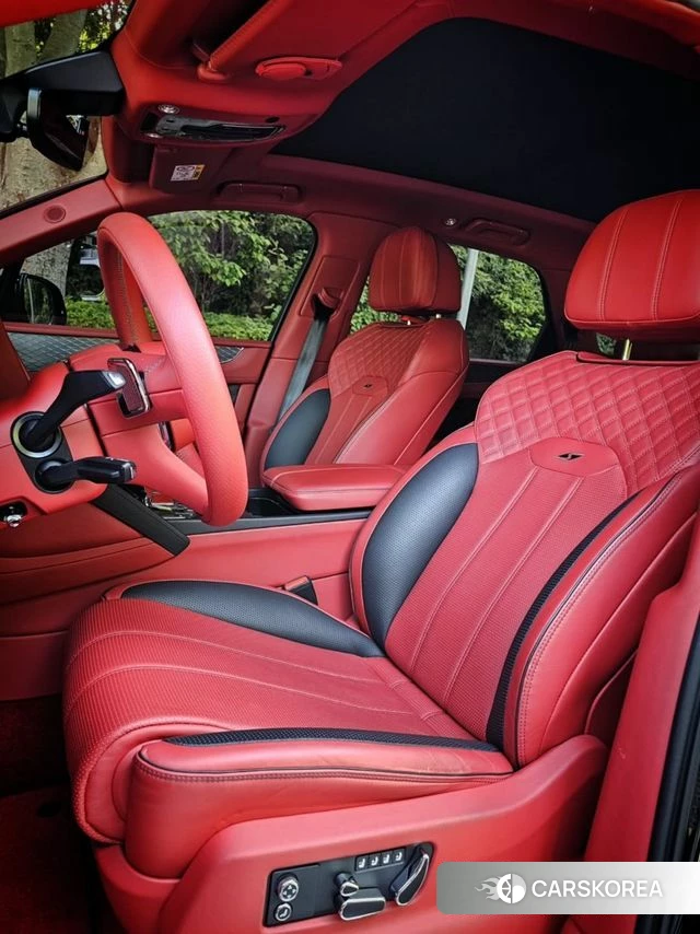 Bentley Bentayga 2022 Черный из Кореи, фото 2