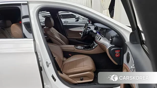 Mercedes-Benz E-Class W213 2020 Белый из Кореи, фото 2