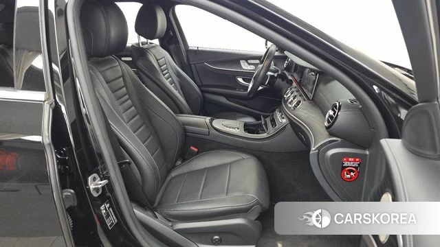 Mercedes-Benz E-Class W213 2022 Черный из Кореи, фото 2