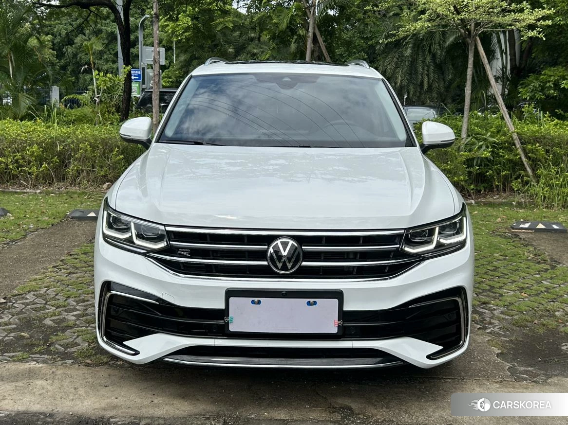Volkswagen Tiguan L 2023 Белый из Китая, фото 2