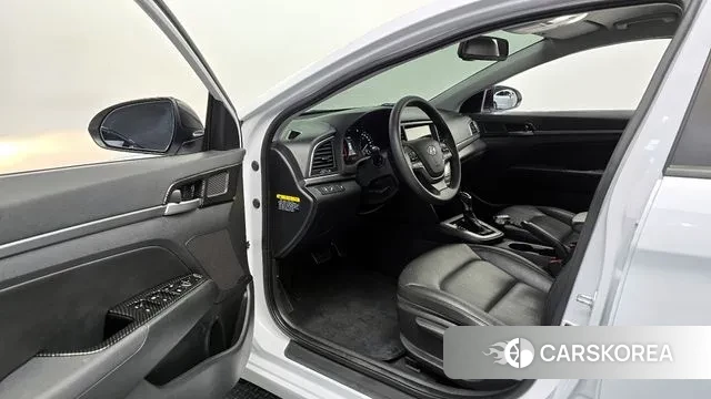 Hyundai Avante AD 2018 Белый из Кореи, фото 2