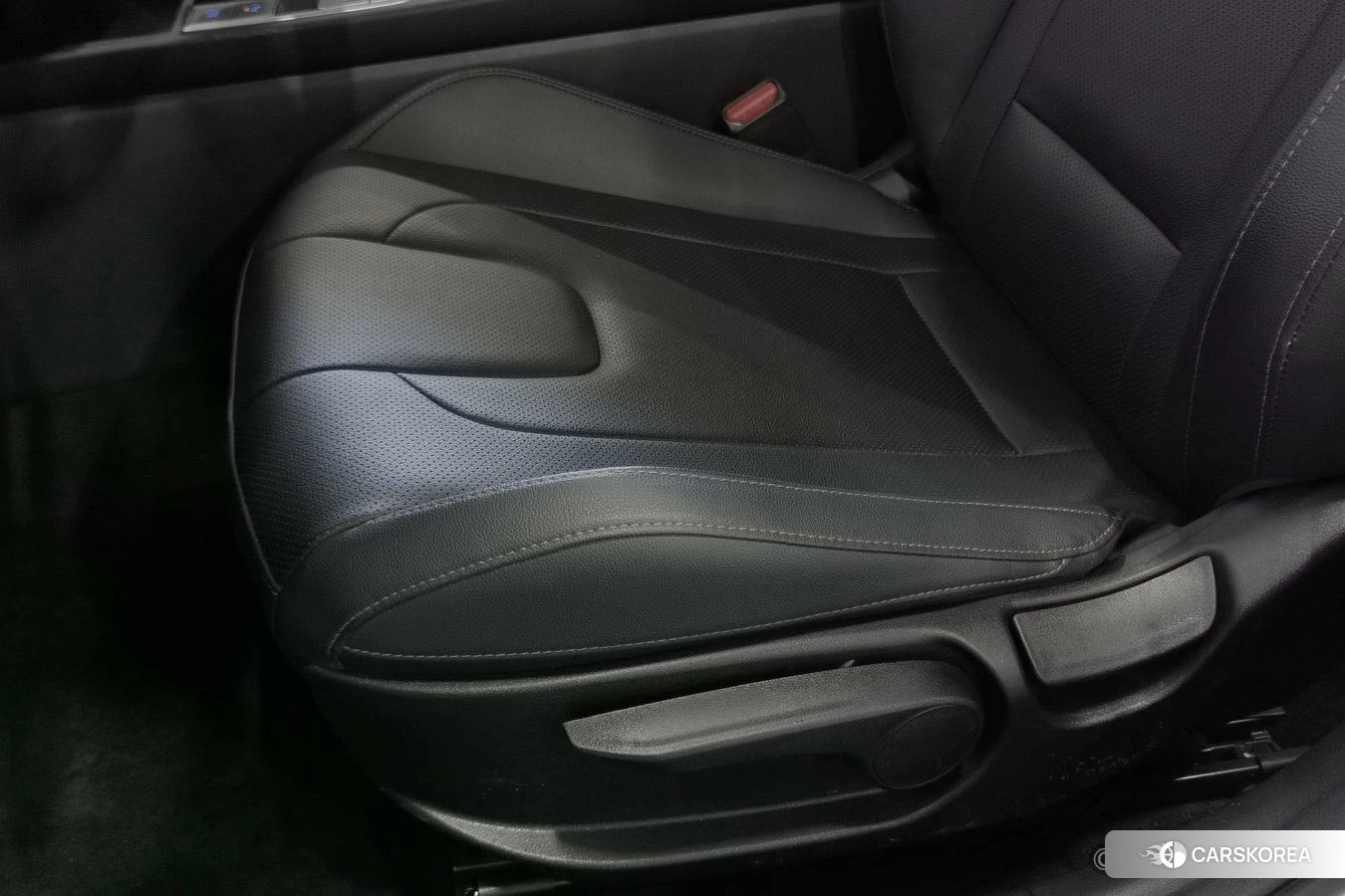 Hyundai Elantra 2023 Белый из Китая, фото 2