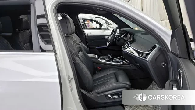 BMW X7 (G07) 2022 Белый из Кореи, фото 2