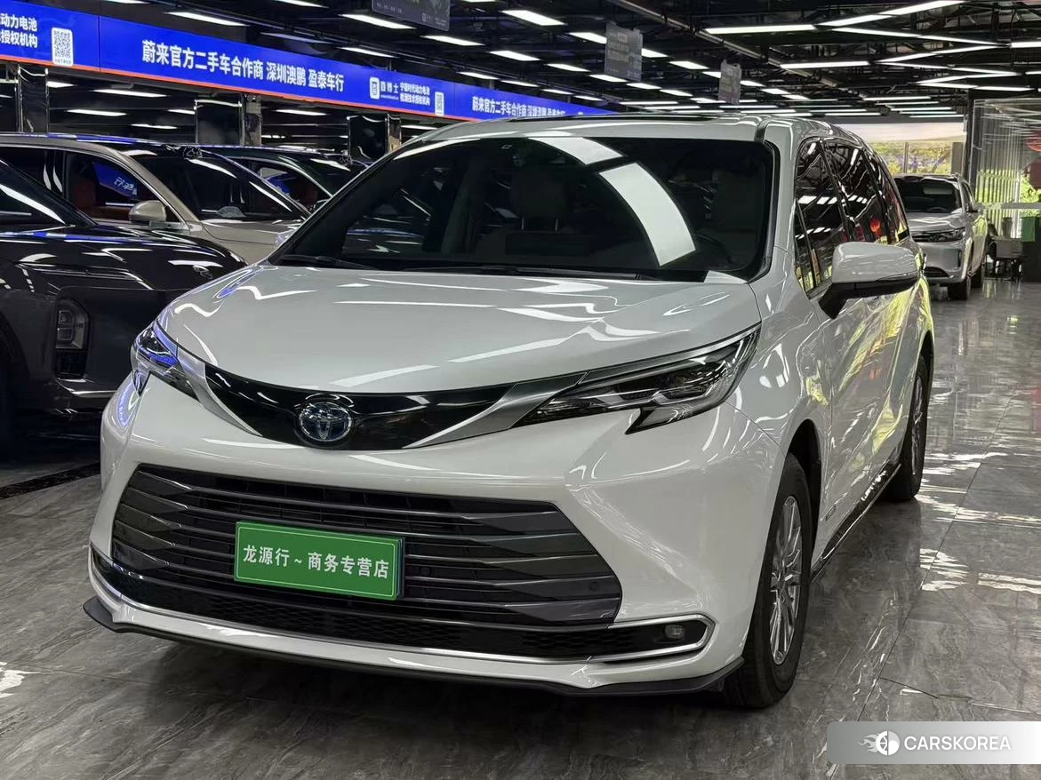 Toyota Saina 2021 Белый из Китая, фото 2