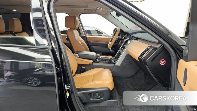 Land Rover Discovery 5 2020 Черный из Кореи, фото 2