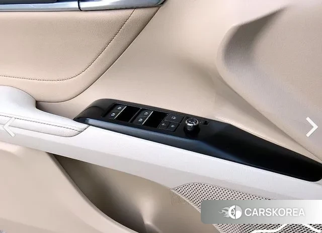 Toyota Camry (XV70) 2018 Белый из Кореи, фото 2