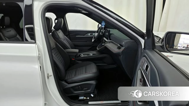 Ford Explorer 6th Generation 2025 Белый из Кореи, фото 2