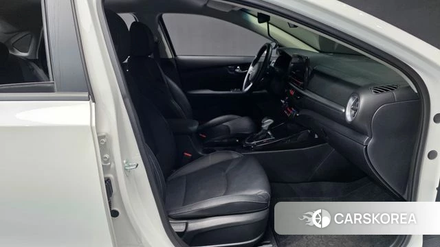 Kia The New K3 2nd generation 2023 Белый из Кореи, фото 2