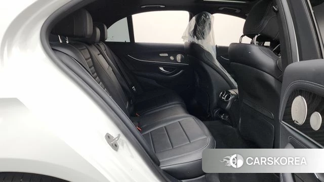 Mercedes-Benz E-Class W213 2022 Белый из Кореи, фото 2