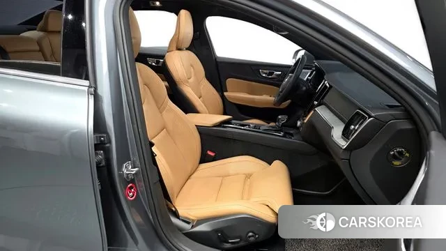 Volvo S60 3rd generation 2019 Серебристо-серый из Кореи, фото 2