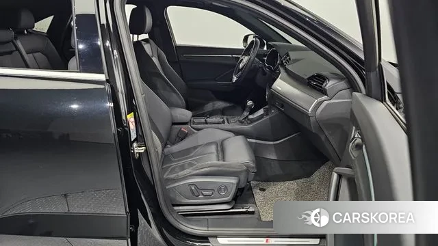 Audi Q3 (F3) 2020 Черный из Кореи, фото 2