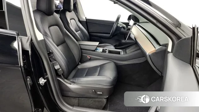 Tesla Model Y 2022 Черный из Кореи, фото 2