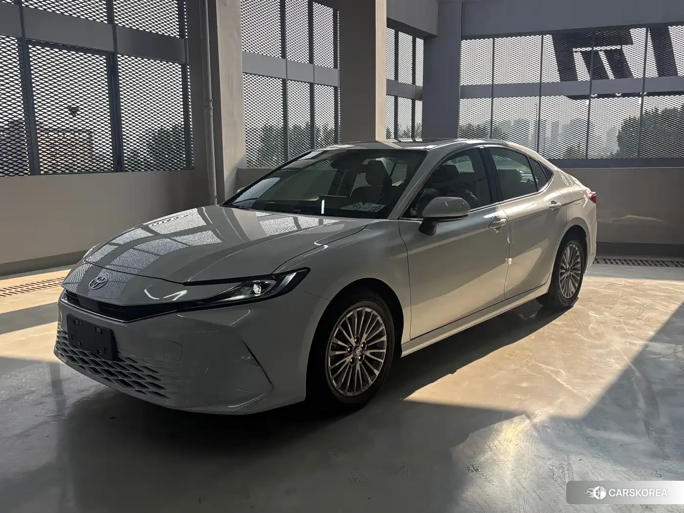 Toyota Camry 2026 Белый из Китая, фото 2