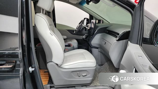 Hyundai Staria 2021 Черный из Кореи, фото 2