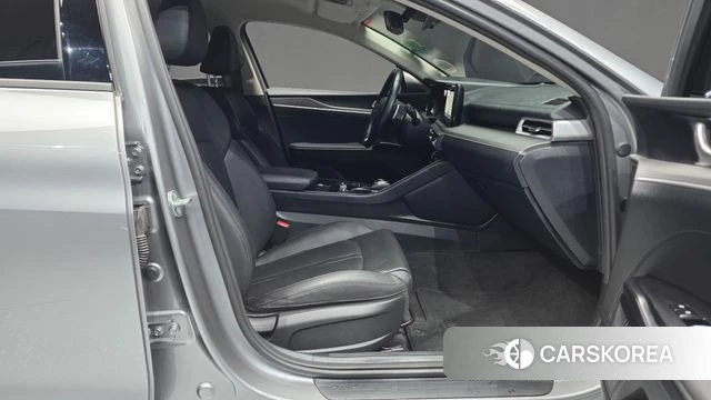 Kia K5 3rd generation 2023 Серебристо-серый из Кореи, фото 2