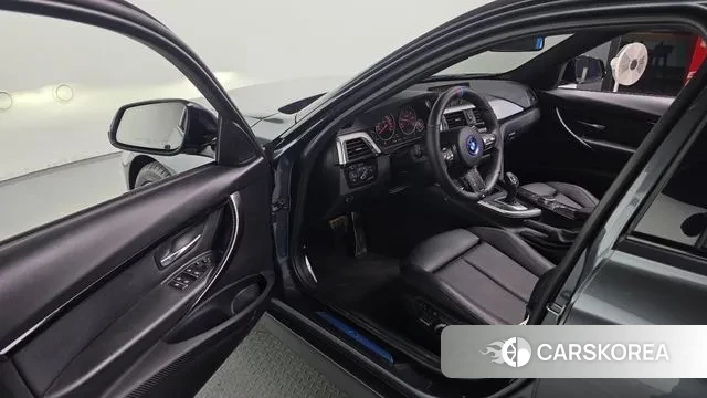 BMW 3 Series (F30) 2018 Серый из Кореи, фото 2
