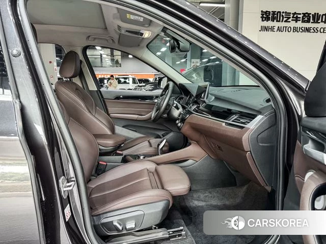 BMW X1 2022 Черный из Китая, фото 2