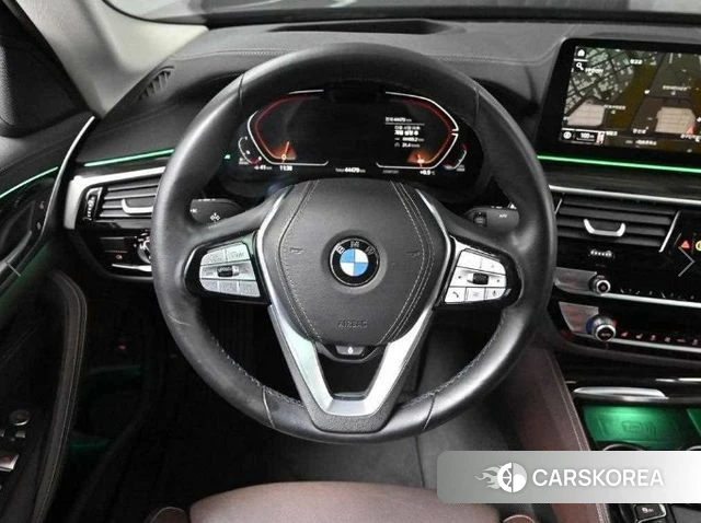 BMW 5 Series (G30) 2023 Черный из Кореи, фото 2