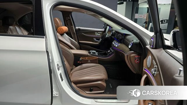 Mercedes-Benz E-Class W213 2019 Белый из Кореи, фото 2