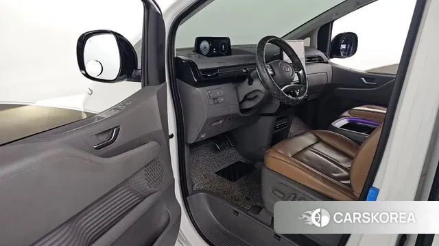 Hyundai Staria 2022 Белый из Кореи, фото 2