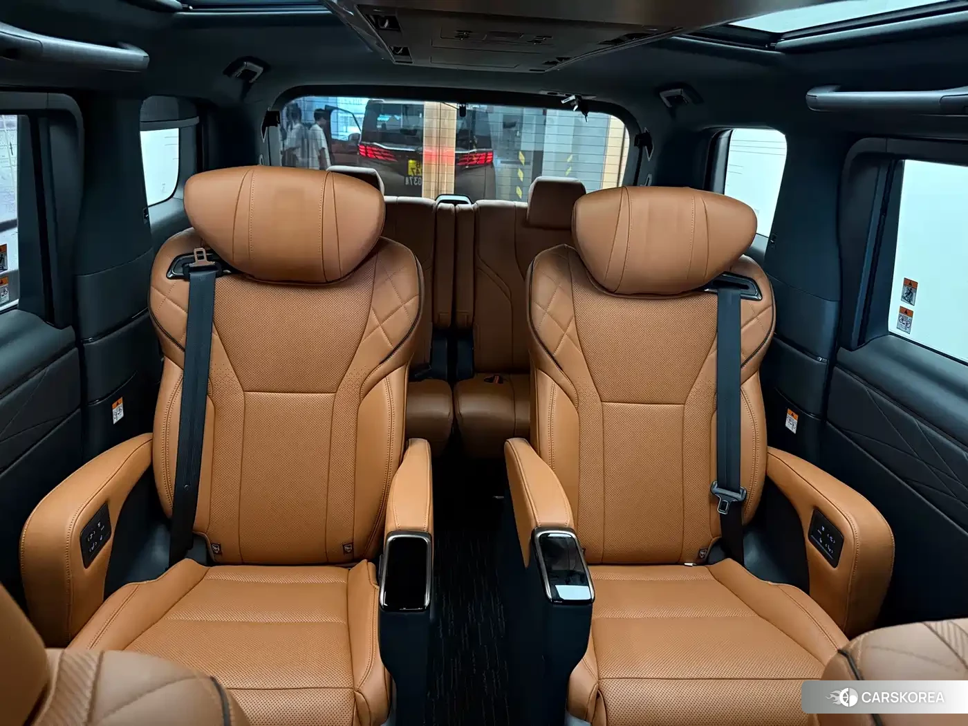 Toyota Elfa 2026 Champagne/brown из Китая, фото 2