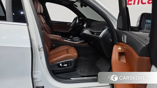 BMW X7 (G07) 2020 Белый из Кореи, фото 2