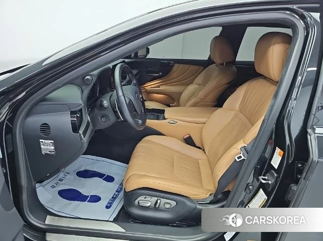Lexus LS500h 5th generation 2022 Черный из Кореи, фото 2