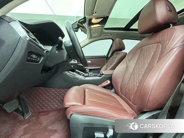 BMW 3 series 2023 Белый из Китая, фото 2