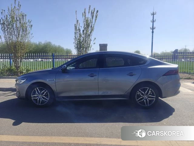 BYD Qin PLUS EV 2023 Темно-серый из Китая, фото 2