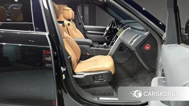 Land Rover Discovery 5 2024 Черный из Кореи, фото 2