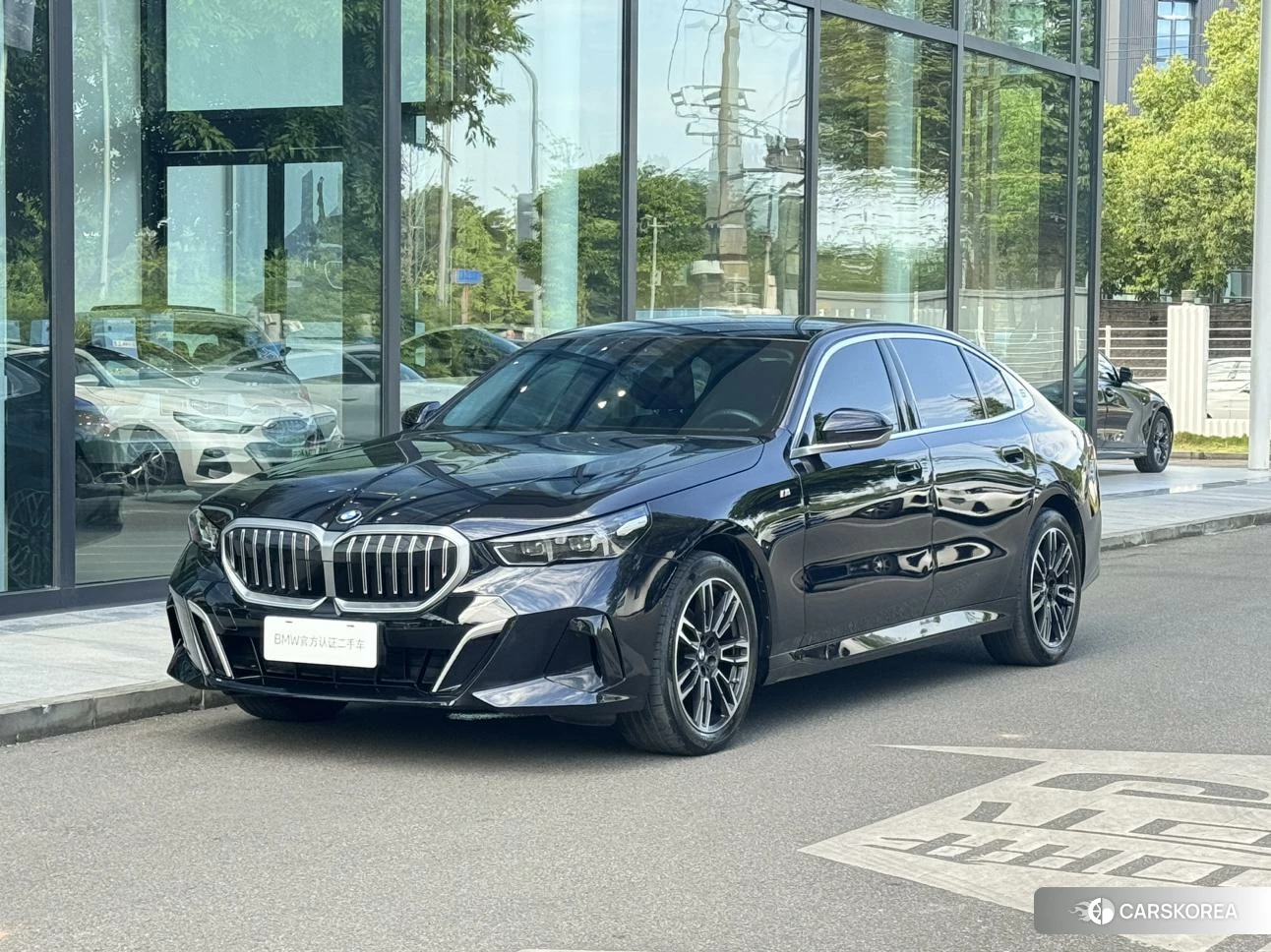 BMW 5 series 2024 Черный из Китая, фото 2