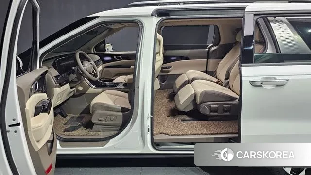 Kia Carnival 4th generation 2023 Белый из Кореи, фото 2