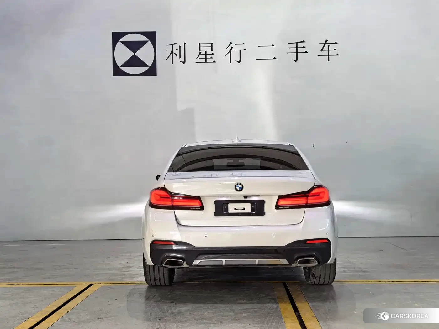 BMW 5 series 2023 Белый из Китая, фото 2