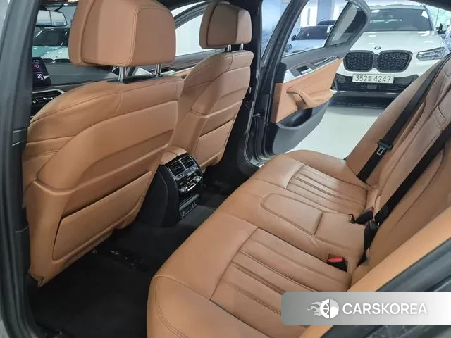 BMW 5 Series (G30) 2021 Серый из Кореи, фото 2