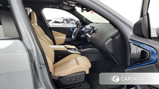 BMW X3 (G45) 2025 Серебристо-серый из Кореи, фото 2