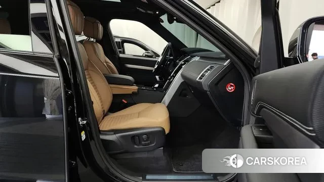 Land Rover Discovery 5 2024 Черный из Кореи, фото 2