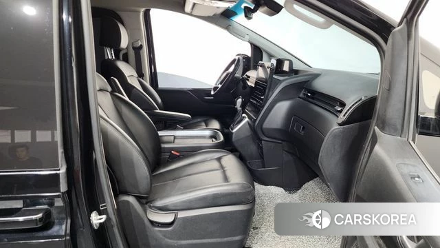 Hyundai Staria 2021 Черный из Кореи, фото 2