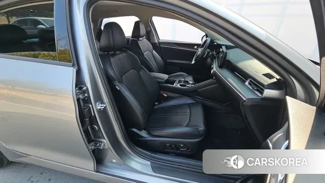 Kia K5 3rd generation 2022 Серебристо-серый из Кореи, фото 2