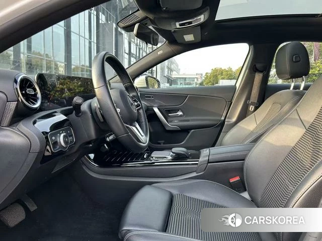 Mercedes-Benz Class A (imported) 2023 Белый из Китая, фото 2
