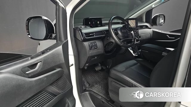 Hyundai Staria 2023 Белый из Кореи, фото 2