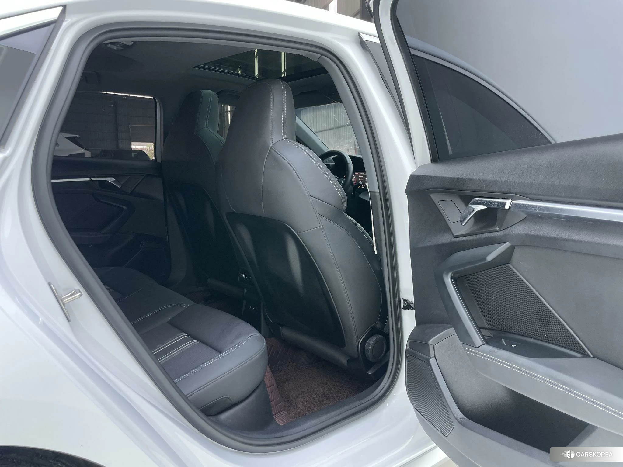 Audi A3 2023 Белый из Китая, фото 2