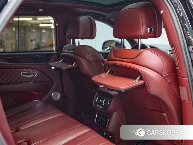 Bentley Bentayga 2022 Черный из Кореи, фото 2