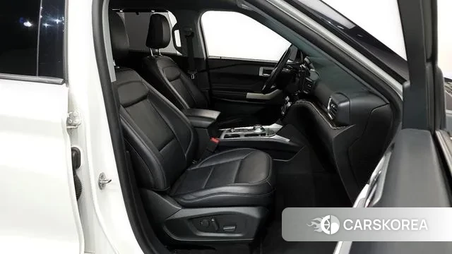 Ford Explorer 6th Generation 2021 Белый из Кореи, фото 2