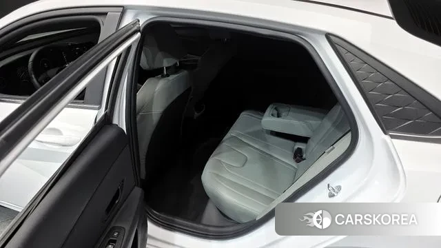 Hyundai The New Avante (CN7) 2023 Белый из Кореи, фото 2