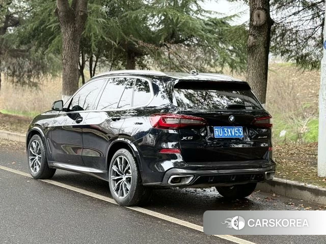 BMW X5 (imported) 2021 Черный из Китая, фото 2