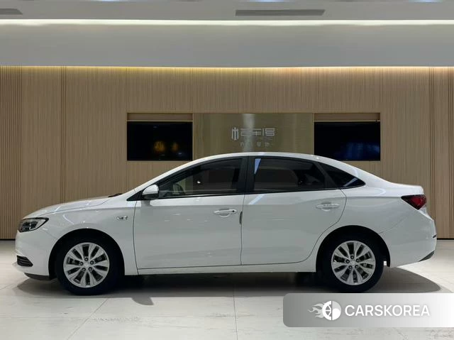 Buick Yinglang 2021 Белый из Китая, фото 2