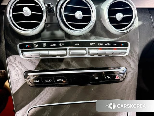 Mercedes-Benz C-Class W205 2021 Белый из Кореи, фото 2